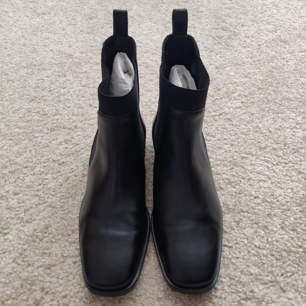 Everlane Italian Leather Square Toe Chelsea Boot